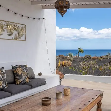Ocean - Volcano House Tatil Evi *
