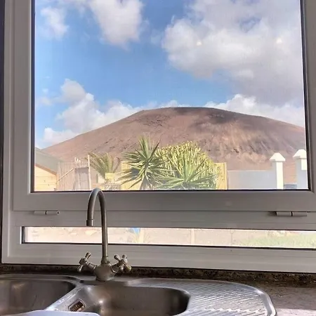 Ocean - Volcano House بيت للعطل تيغيسي